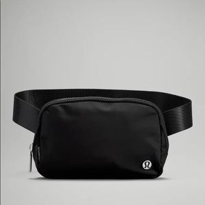 NWT Lululemon black belt bag!